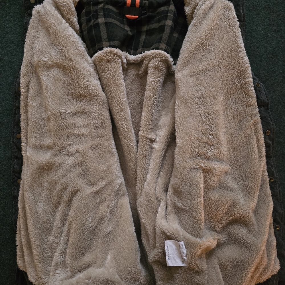Snappy Shacket - Picture 6 of 7